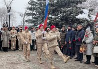 Возложение цветов к мемориальному комплексу